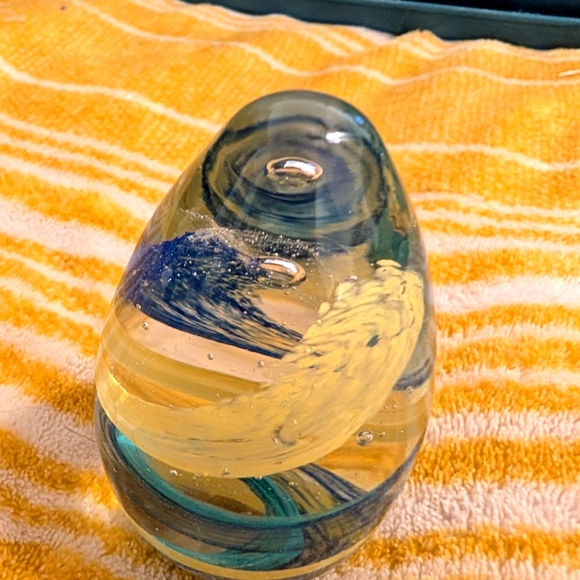 Art glass Galaxy swirl paperweight - Picture 3 of 4